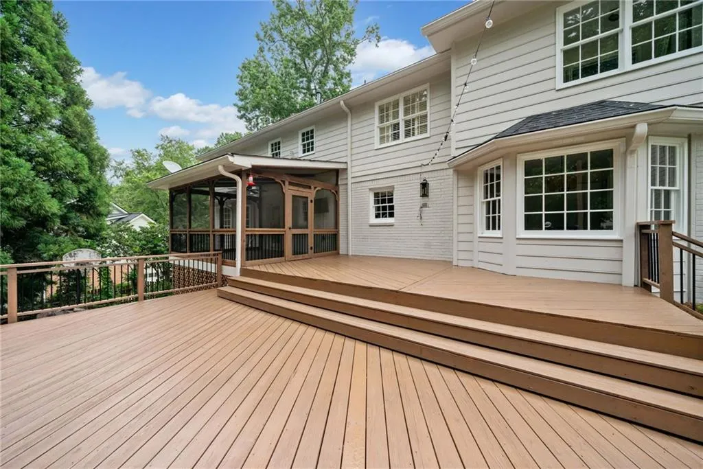 150 Marsh Glen Point, Atlanta, Georgia 30328, 5 Bedrooms Bedrooms, ,3 BathroomsBathrooms,Residential,For Sale,150 Marsh Glen Point,7619846