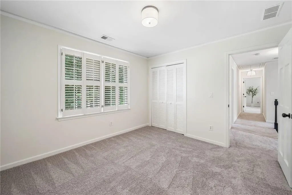 150 Marsh Glen Point, Atlanta, Georgia 30328, 5 Bedrooms Bedrooms, ,3 BathroomsBathrooms,Residential,For Sale,150 Marsh Glen Point,7619846