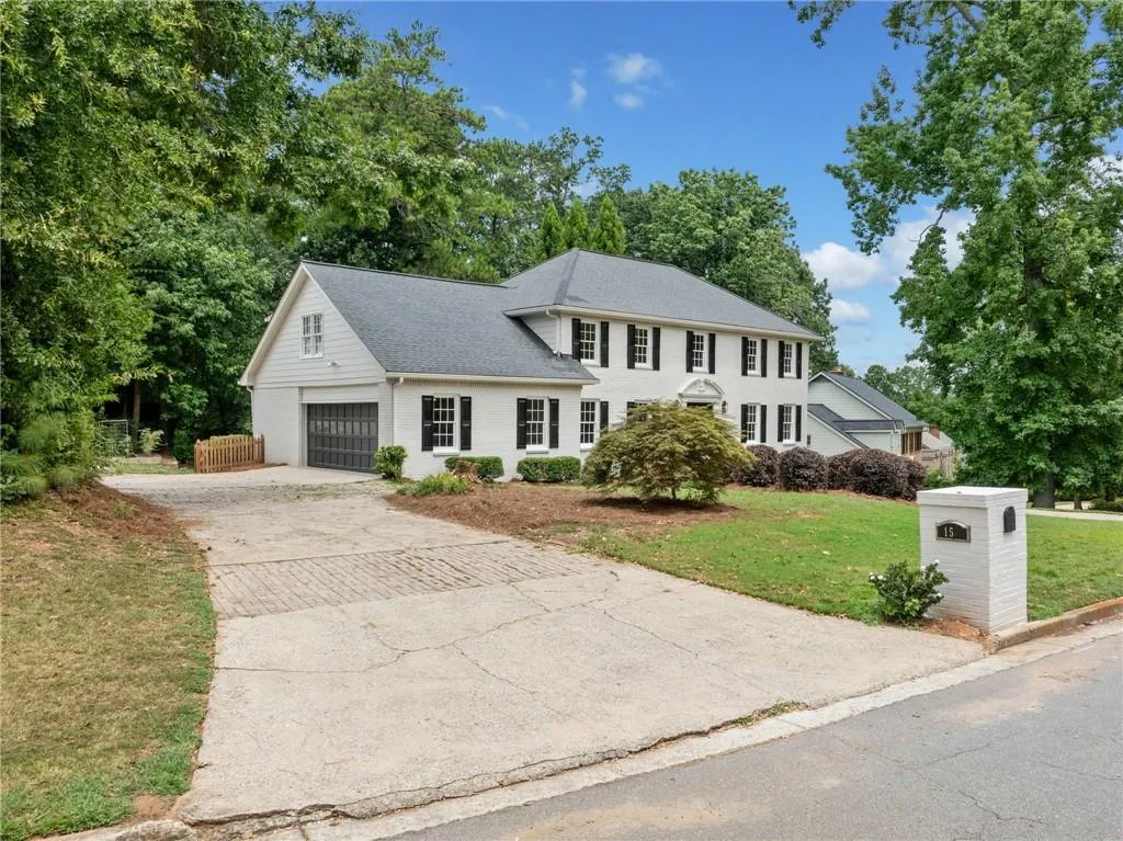 150 Marsh Glen Point, Atlanta, Georgia 30328, 5 Bedrooms Bedrooms, ,3 BathroomsBathrooms,Residential,For Sale,150 Marsh Glen Point,7619846