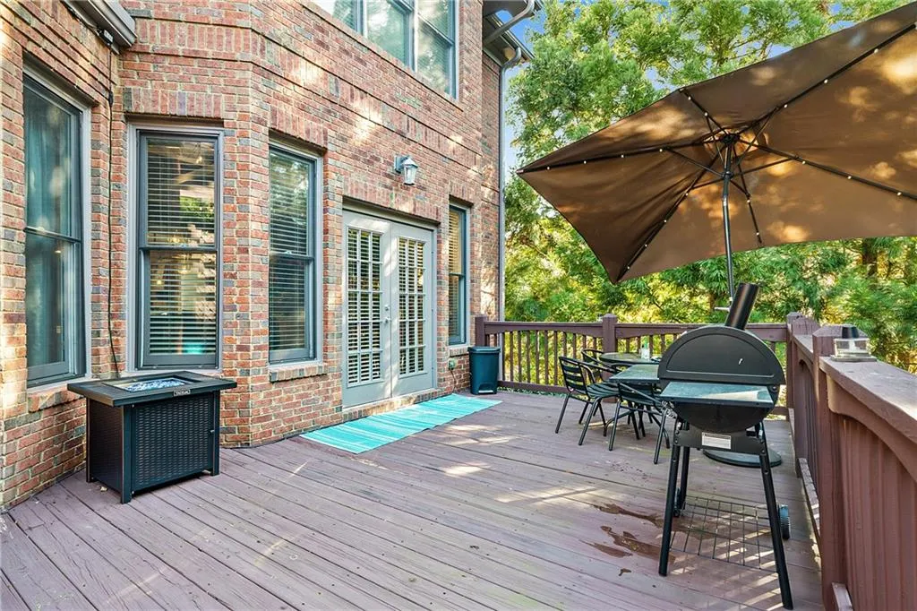 784 Stratford Court, Sandy Springs, Georgia 30350, 5 Bedrooms Bedrooms, ,5 BathroomsBathrooms,Residential,Sold,784 Stratford Court,6829417