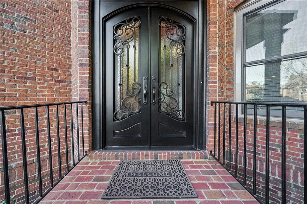 784 Stratford Court, Sandy Springs, Georgia 30350, 5 Bedrooms Bedrooms, ,5 BathroomsBathrooms,Residential,Sold,784 Stratford Court,6829417