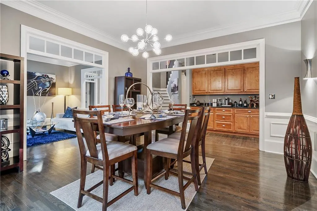 784 Stratford Court, Sandy Springs, Georgia 30350, 5 Bedrooms Bedrooms, ,5 BathroomsBathrooms,Residential,Sold,784 Stratford Court,6829417