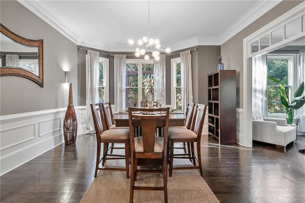 784 Stratford Court, Sandy Springs, Georgia 30350, 5 Bedrooms Bedrooms, ,5 BathroomsBathrooms,Residential,Sold,784 Stratford Court,6829417