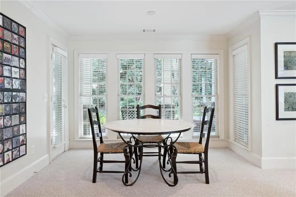 5665 Cross Gate Drive, Sandy Springs, Georgia 30327, 6 Bedrooms Bedrooms, ,5 BathroomsBathrooms,Residential,Sold,5665 Cross Gate Drive,7127803