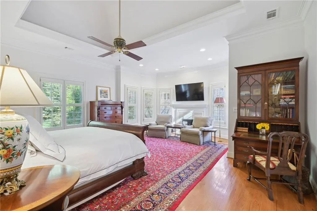 5665 Cross Gate Drive, Sandy Springs, Georgia 30327, 6 Bedrooms Bedrooms, ,5 BathroomsBathrooms,Residential,Sold,5665 Cross Gate Drive,7127803