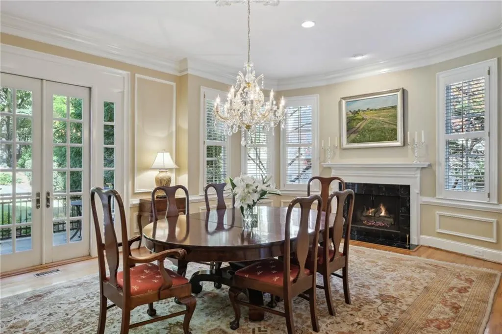 5665 Cross Gate Drive, Sandy Springs, Georgia 30327, 6 Bedrooms Bedrooms, ,5 BathroomsBathrooms,Residential,Sold,5665 Cross Gate Drive,7127803