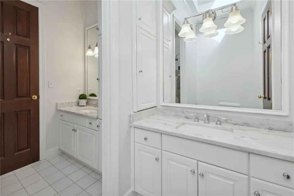 5665 Cross Gate Drive, Sandy Springs, Georgia 30327, 6 Bedrooms Bedrooms, ,5 BathroomsBathrooms,Residential,Sold,5665 Cross Gate Drive,7127803