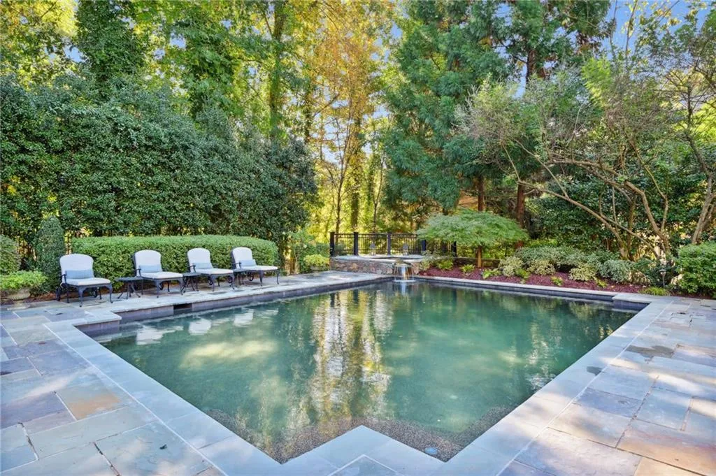 5665 Cross Gate Drive, Sandy Springs, Georgia 30327, 6 Bedrooms Bedrooms, ,5 BathroomsBathrooms,Residential,Sold,5665 Cross Gate Drive,7127803