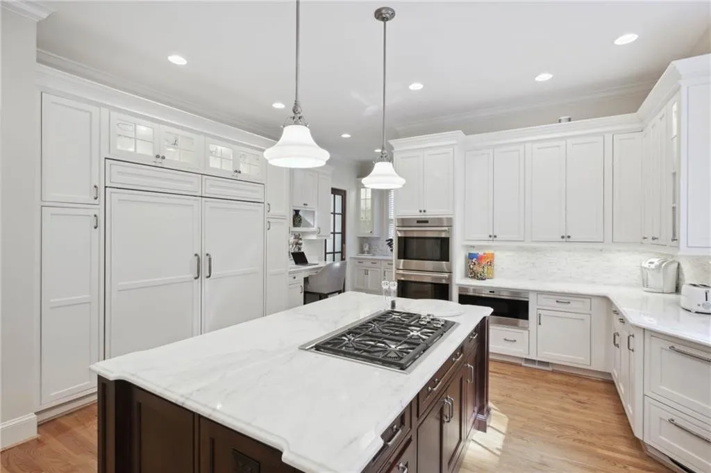 5665 Cross Gate Drive, Sandy Springs, Georgia 30327, 6 Bedrooms Bedrooms, ,5 BathroomsBathrooms,Residential,Sold,5665 Cross Gate Drive,7127803