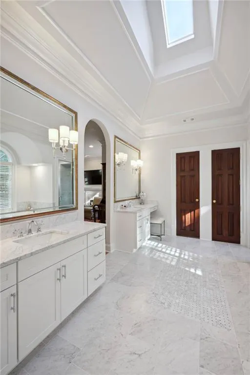 5665 Cross Gate Drive, Sandy Springs, Georgia 30327, 6 Bedrooms Bedrooms, ,5 BathroomsBathrooms,Residential,Sold,5665 Cross Gate Drive,7127803