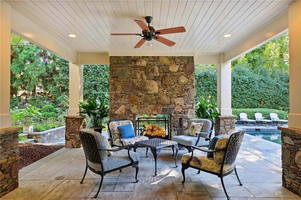 5665 Cross Gate Drive, Sandy Springs, Georgia 30327, 6 Bedrooms Bedrooms, ,5 BathroomsBathrooms,Residential,Sold,5665 Cross Gate Drive,7127803