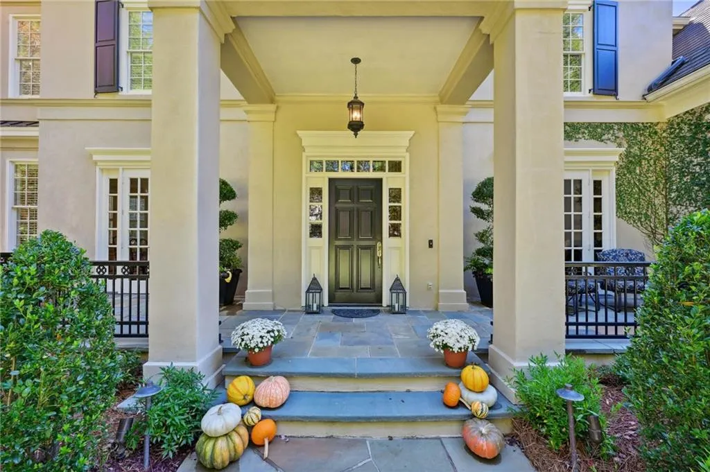 5665 Cross Gate Drive, Sandy Springs, Georgia 30327, 6 Bedrooms Bedrooms, ,5 BathroomsBathrooms,Residential,Sold,5665 Cross Gate Drive,7127803