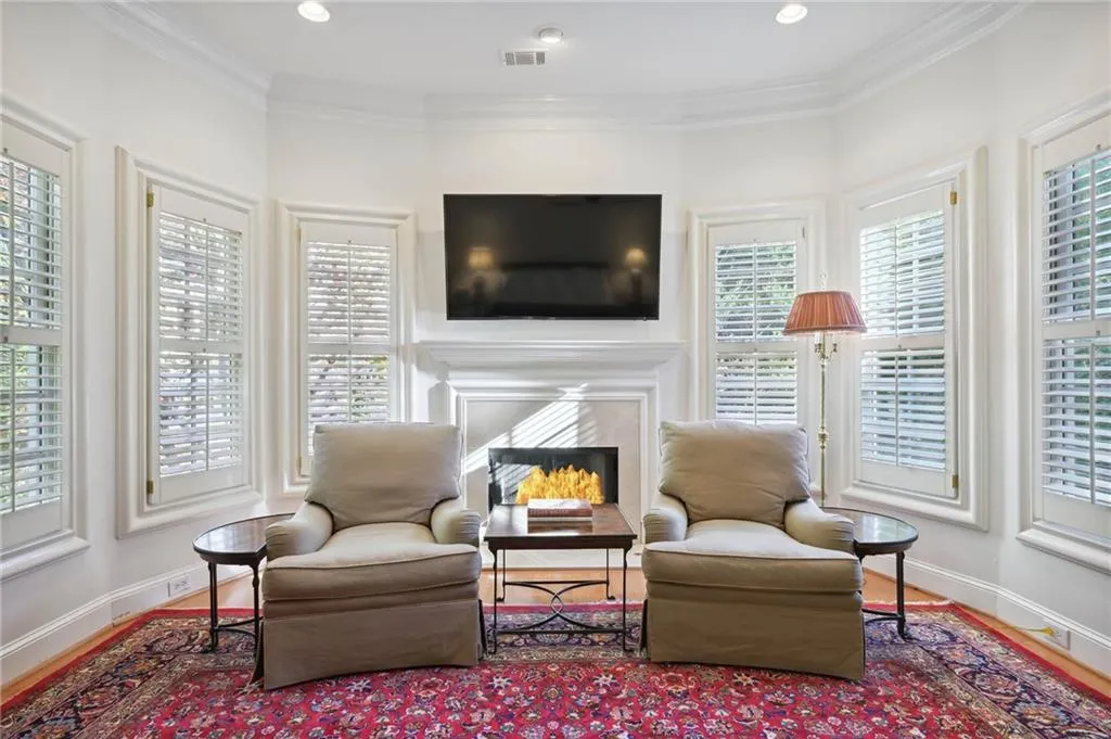 5665 Cross Gate Drive, Sandy Springs, Georgia 30327, 6 Bedrooms Bedrooms, ,5 BathroomsBathrooms,Residential,Sold,5665 Cross Gate Drive,7127803