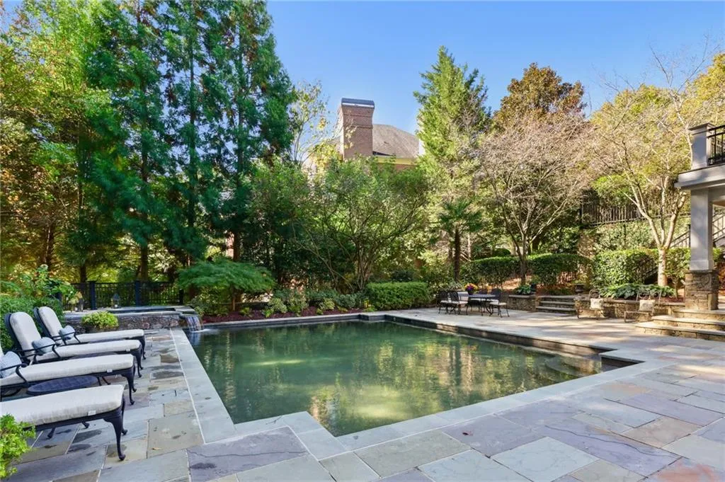 5665 Cross Gate Drive, Sandy Springs, Georgia 30327, 6 Bedrooms Bedrooms, ,5 BathroomsBathrooms,Residential,Sold,5665 Cross Gate Drive,7127803