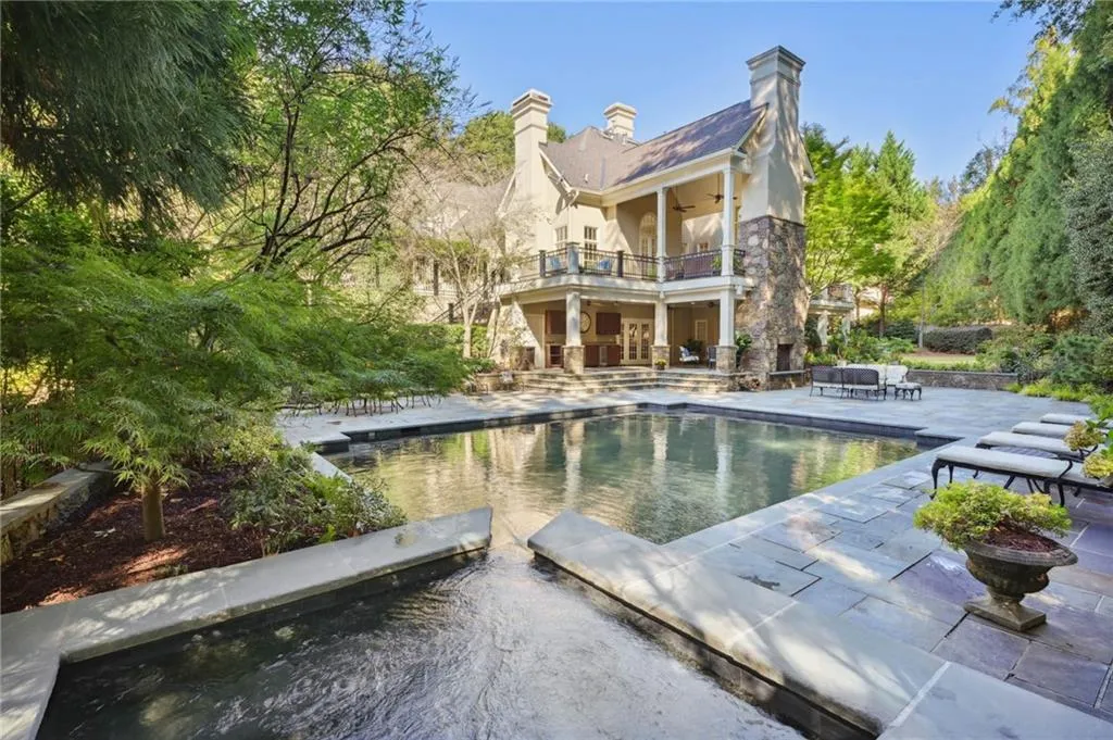 5665 Cross Gate Drive, Sandy Springs, Georgia 30327, 6 Bedrooms Bedrooms, ,5 BathroomsBathrooms,Residential,Sold,5665 Cross Gate Drive,7127803