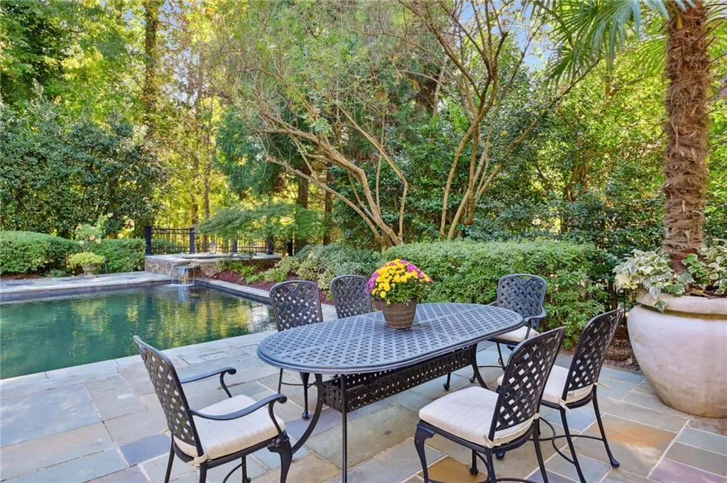 5665 Cross Gate Drive, Sandy Springs, Georgia 30327, 6 Bedrooms Bedrooms, ,5 BathroomsBathrooms,Residential,Sold,5665 Cross Gate Drive,7127803