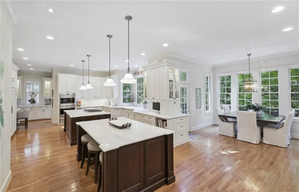 5665 Cross Gate Drive, Sandy Springs, Georgia 30327, 6 Bedrooms Bedrooms, ,5 BathroomsBathrooms,Residential,Sold,5665 Cross Gate Drive,7127803