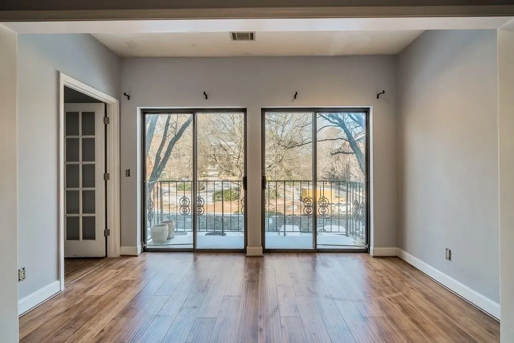 2921 Lenox Road Ne Unit 212, Atlanta, Georgia 30324, 1 Bedroom Bedrooms, ,1 BathroomBathrooms,Residential,Sold,2921 Lenox Road Ne Unit 212,5954184