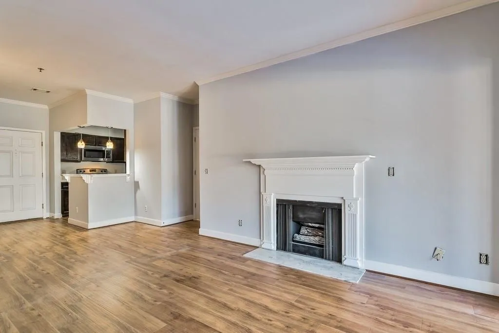 2921 Lenox Road Ne Unit 212, Atlanta, Georgia 30324, 1 Bedroom Bedrooms, ,1 BathroomBathrooms,Residential,Sold,2921 Lenox Road Ne Unit 212,5954184