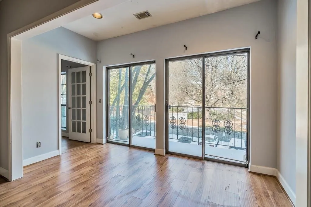 2921 Lenox Road Ne Unit 212, Atlanta, Georgia 30324, 1 Bedroom Bedrooms, ,1 BathroomBathrooms,Residential,Sold,2921 Lenox Road Ne Unit 212,5954184