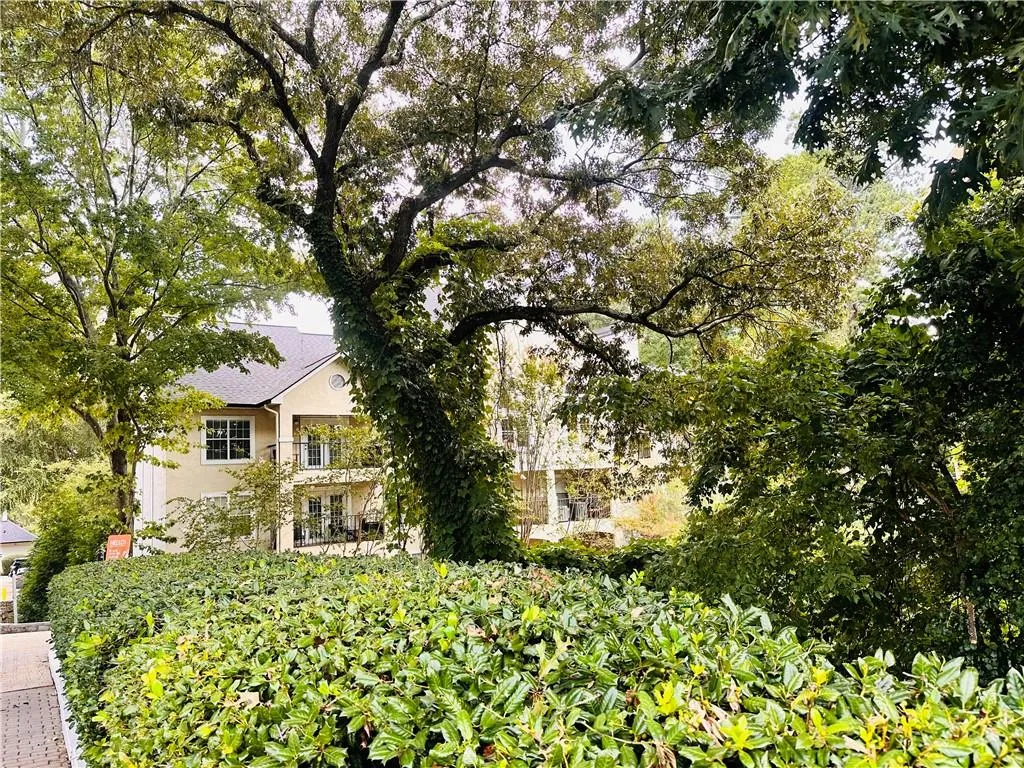 3655 Habersham Road Ne Unit 131, Atlanta, Georgia 30305, 1 Bedroom Bedrooms, ,1 BathroomBathrooms,Residential,For Sale,3655 Habersham Road Ne Unit 131,7651412