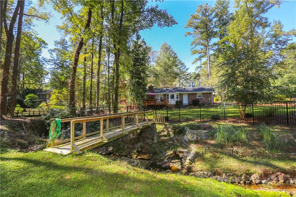 7295 Hunters Branch Drive, Sandy Springs, Georgia 30328, 4 Bedrooms Bedrooms, ,3 BathroomsBathrooms,Residential,Sold,7295 Hunters Branch Drive,5959879