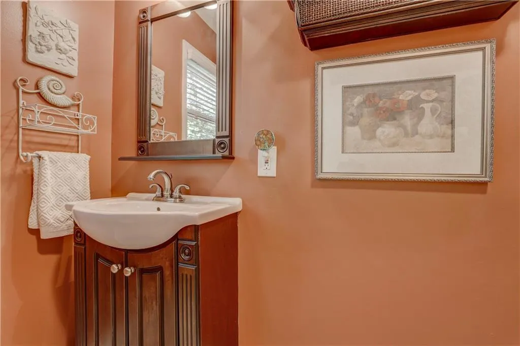 7295 Hunters Branch Drive, Sandy Springs, Georgia 30328, 4 Bedrooms Bedrooms, ,3 BathroomsBathrooms,Residential,Sold,7295 Hunters Branch Drive,5959879