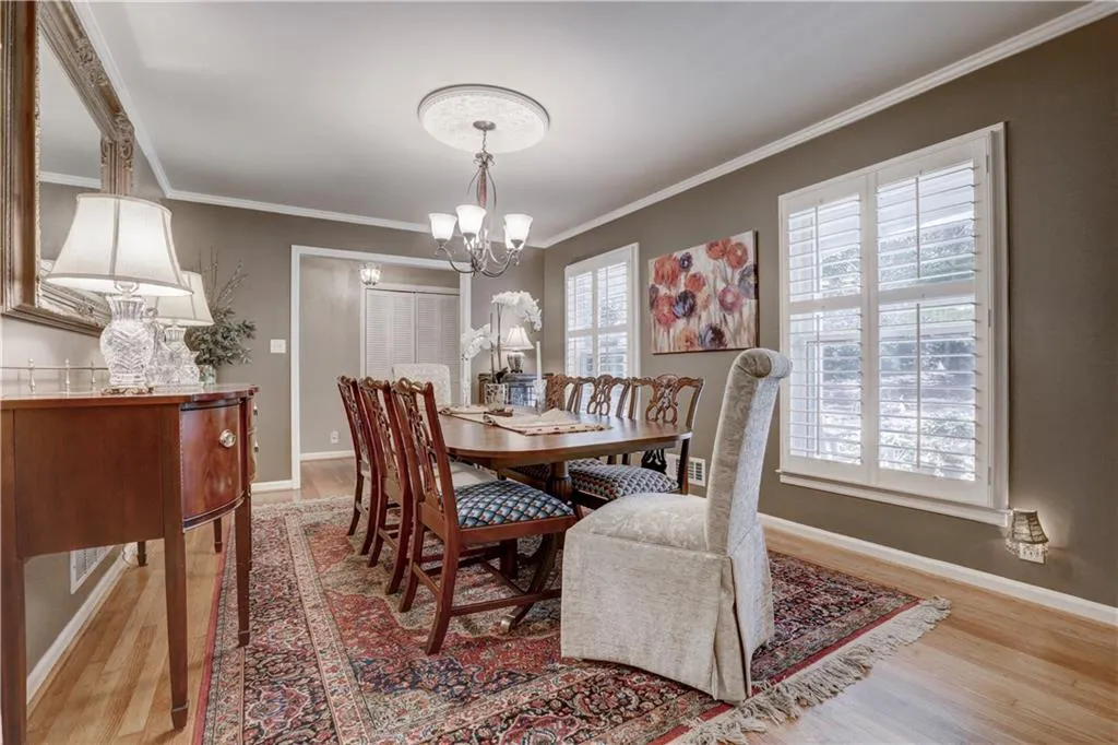7295 Hunters Branch Drive, Sandy Springs, Georgia 30328, 4 Bedrooms Bedrooms, ,3 BathroomsBathrooms,Residential,Sold,7295 Hunters Branch Drive,5959879