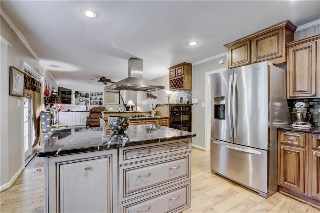 7295 Hunters Branch Drive, Sandy Springs, Georgia 30328, 4 Bedrooms Bedrooms, ,3 BathroomsBathrooms,Residential,Sold,7295 Hunters Branch Drive,5959879
