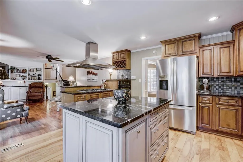 7295 Hunters Branch Drive, Sandy Springs, Georgia 30328, 4 Bedrooms Bedrooms, ,3 BathroomsBathrooms,Residential,Sold,7295 Hunters Branch Drive,5959879