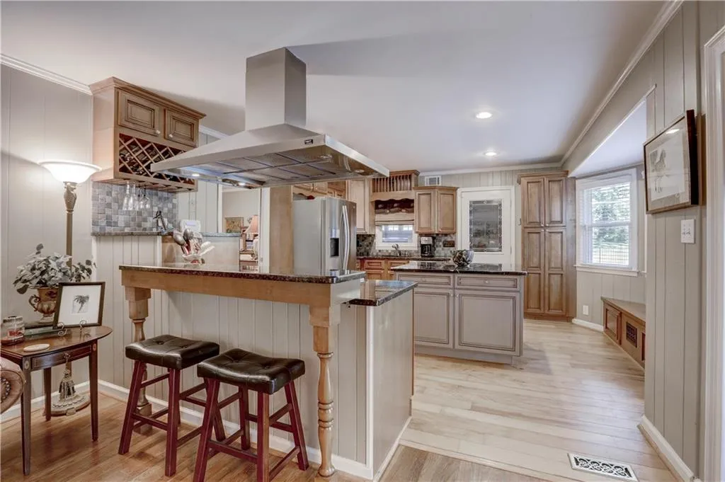 7295 Hunters Branch Drive, Sandy Springs, Georgia 30328, 4 Bedrooms Bedrooms, ,3 BathroomsBathrooms,Residential,Sold,7295 Hunters Branch Drive,5959879