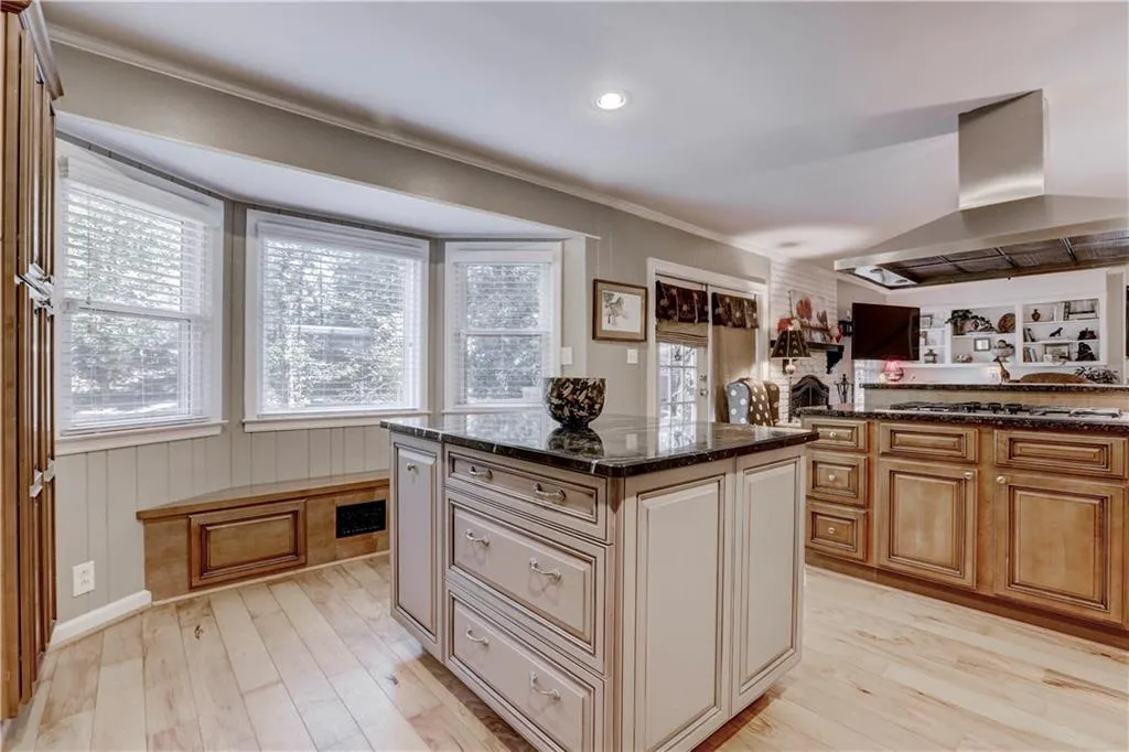 7295 Hunters Branch Drive, Sandy Springs, Georgia 30328, 4 Bedrooms Bedrooms, ,3 BathroomsBathrooms,Residential,Sold,7295 Hunters Branch Drive,5959879