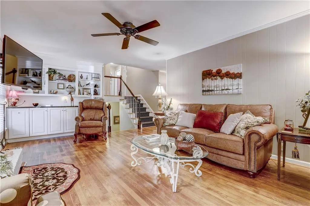 7295 Hunters Branch Drive, Sandy Springs, Georgia 30328, 4 Bedrooms Bedrooms, ,3 BathroomsBathrooms,Residential,Sold,7295 Hunters Branch Drive,5959879