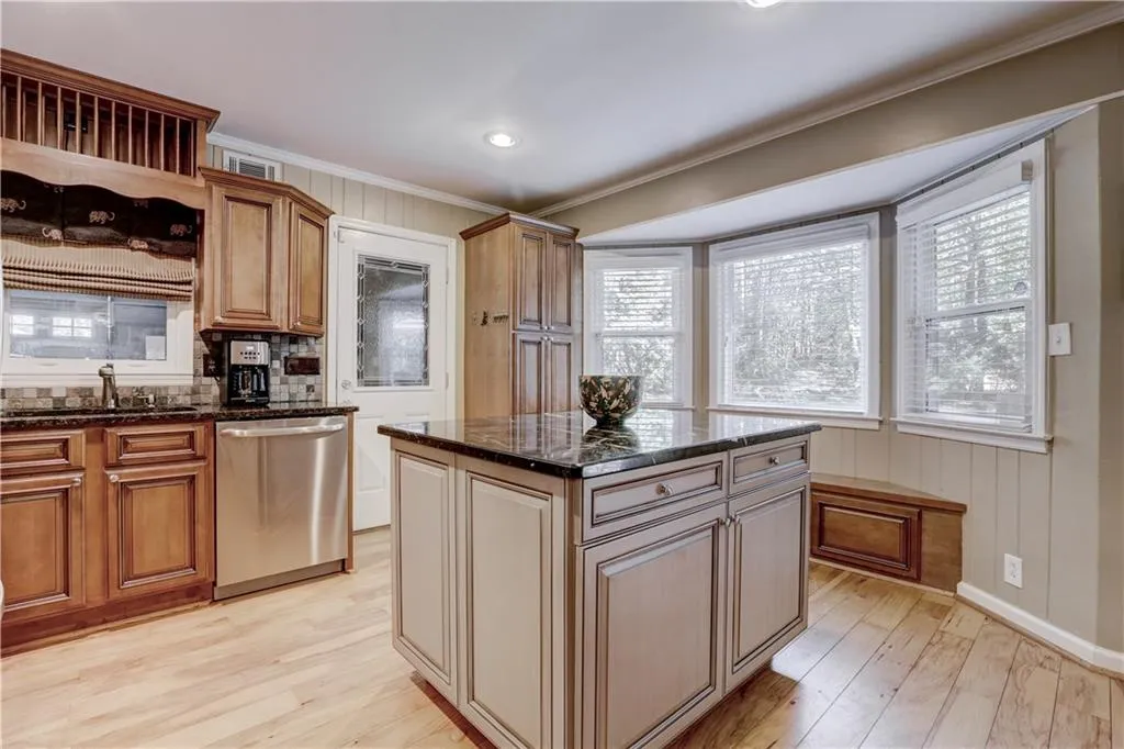 7295 Hunters Branch Drive, Sandy Springs, Georgia 30328, 4 Bedrooms Bedrooms, ,3 BathroomsBathrooms,Residential,Sold,7295 Hunters Branch Drive,5959879