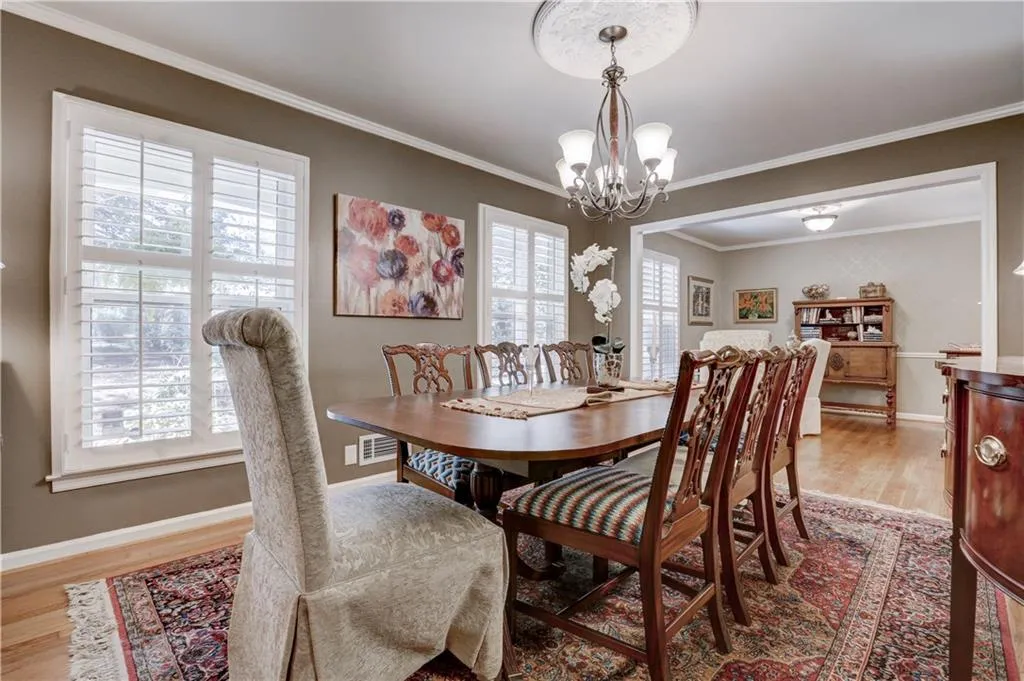 7295 Hunters Branch Drive, Sandy Springs, Georgia 30328, 4 Bedrooms Bedrooms, ,3 BathroomsBathrooms,Residential,Sold,7295 Hunters Branch Drive,5959879