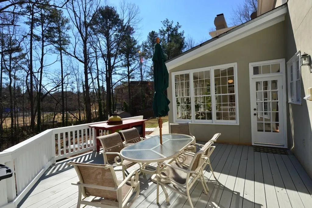 1525 Bakers Glen Drive, Sandy Springs, Georgia 30350, 6 Bedrooms Bedrooms, ,5 BathroomsBathrooms,Residential,Sold,1525 Bakers Glen Drive,5653287