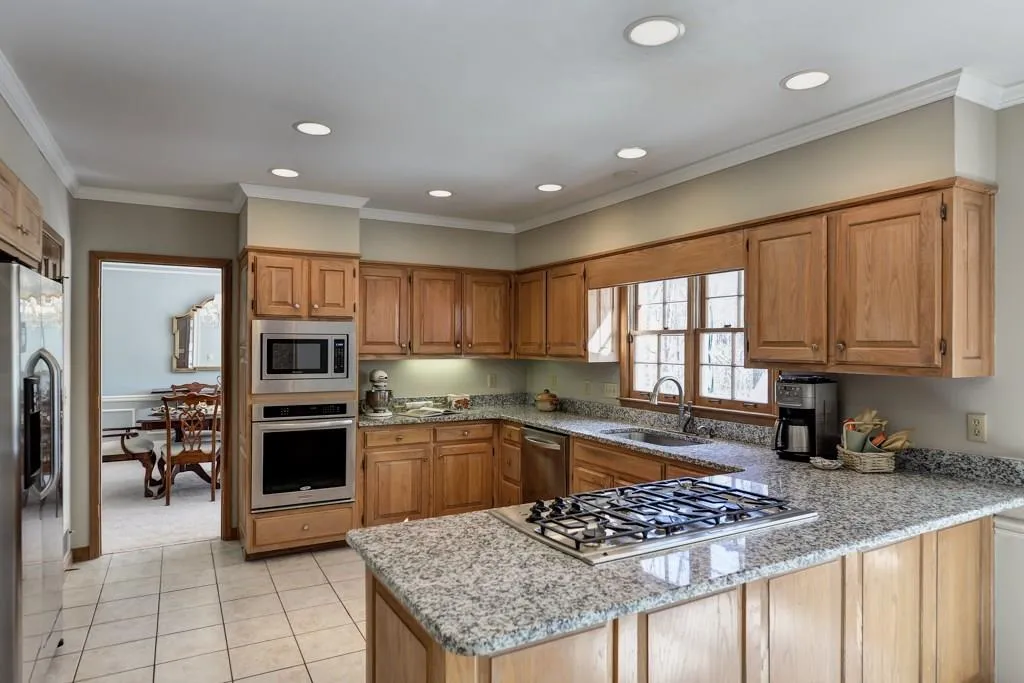 1525 Bakers Glen Drive, Sandy Springs, Georgia 30350, 6 Bedrooms Bedrooms, ,5 BathroomsBathrooms,Residential,Sold,1525 Bakers Glen Drive,5653287