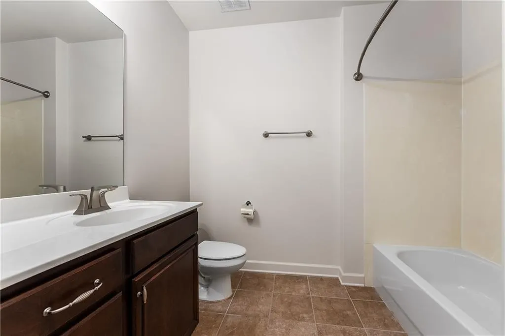 7265 Glisten Avenue Unit 120, Sandy Springs, Georgia 30328, 2 Bedrooms Bedrooms, ,2 BathroomsBathrooms,Residential,For Sale,7265 Glisten Avenue Unit 120,7622717