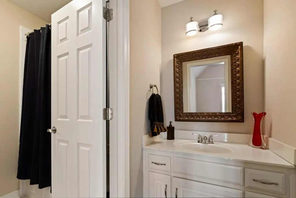 615 Eaton Place, Sandy Springs, Georgia 30350, 5 Bedrooms Bedrooms, ,4 BathroomsBathrooms,Residential,Sold,615 Eaton Place,6629728