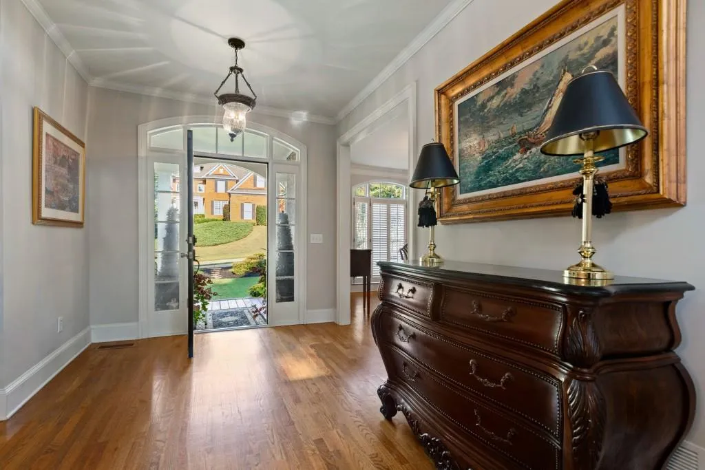615 Eaton Place, Sandy Springs, Georgia 30350, 5 Bedrooms Bedrooms, ,4 BathroomsBathrooms,Residential,Sold,615 Eaton Place,6629728