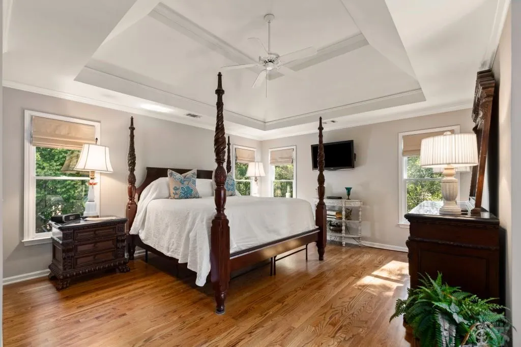 615 Eaton Place, Sandy Springs, Georgia 30350, 5 Bedrooms Bedrooms, ,4 BathroomsBathrooms,Residential,Sold,615 Eaton Place,6629728
