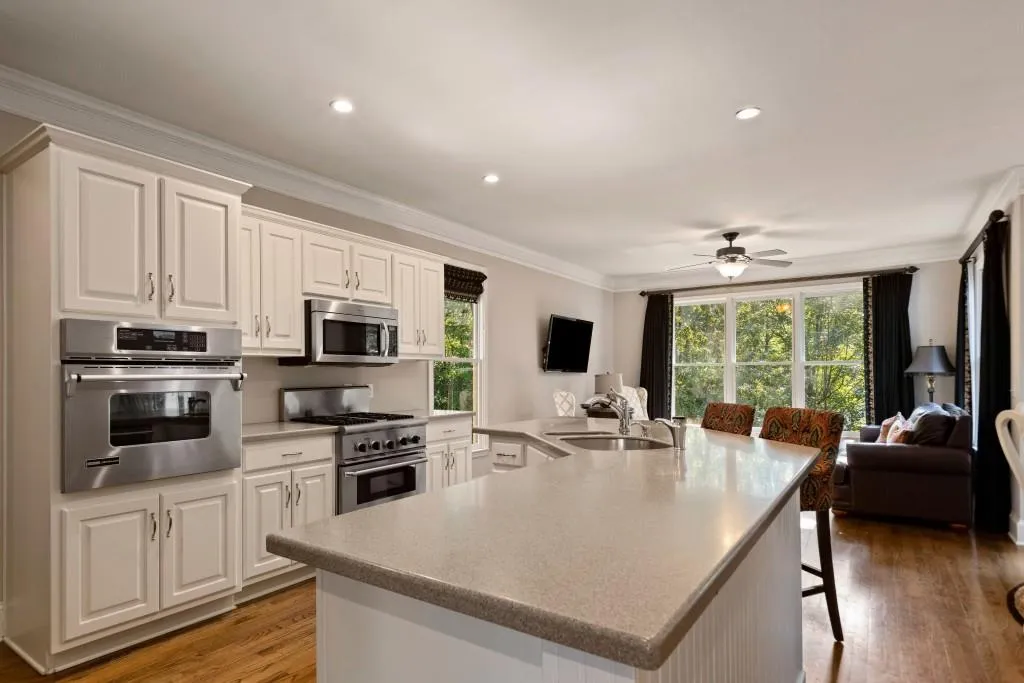 615 Eaton Place, Sandy Springs, Georgia 30350, 5 Bedrooms Bedrooms, ,4 BathroomsBathrooms,Residential,Sold,615 Eaton Place,6629728
