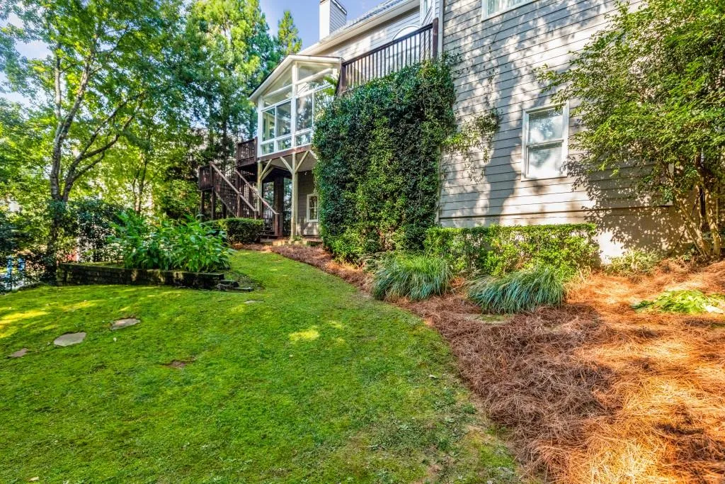 615 Eaton Place, Sandy Springs, Georgia 30350, 5 Bedrooms Bedrooms, ,4 BathroomsBathrooms,Residential,Sold,615 Eaton Place,6629728