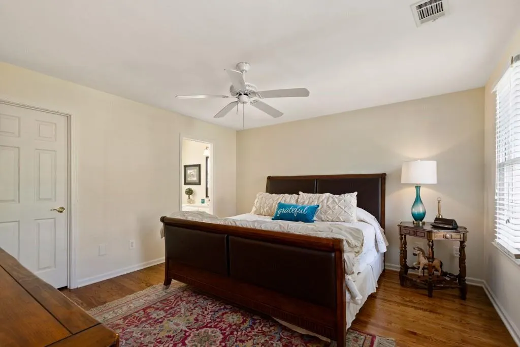615 Eaton Place, Sandy Springs, Georgia 30350, 5 Bedrooms Bedrooms, ,4 BathroomsBathrooms,Residential,Sold,615 Eaton Place,6629728