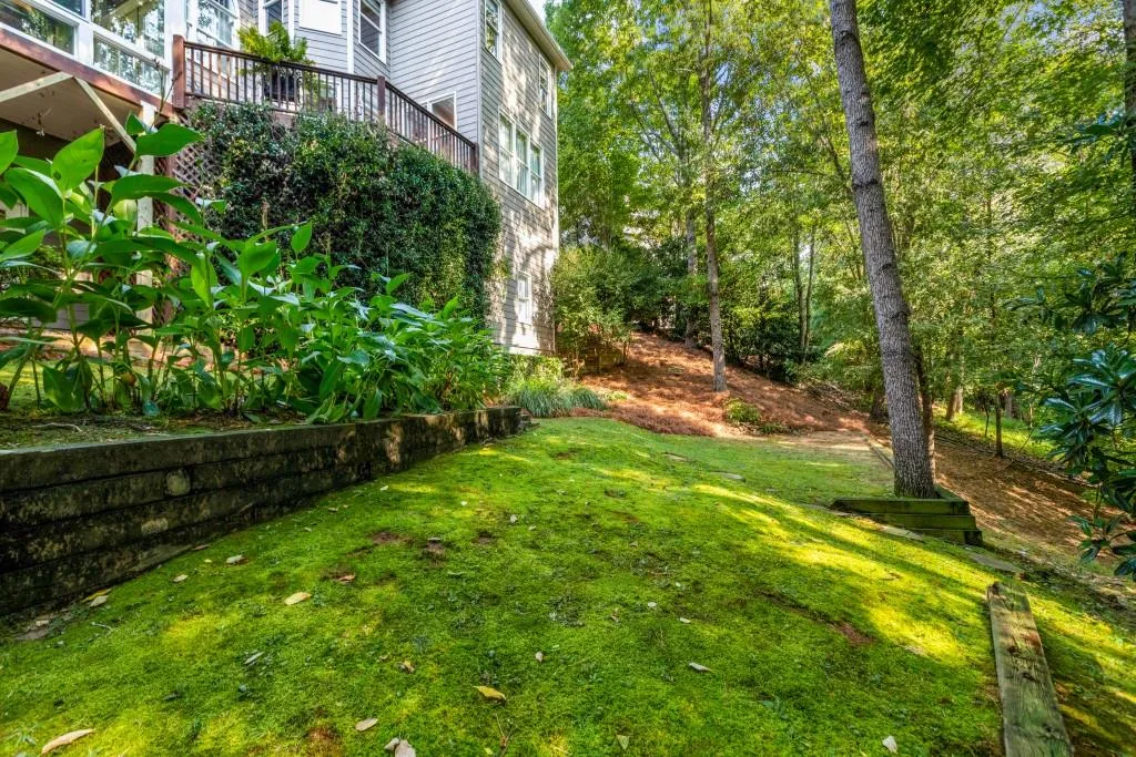 615 Eaton Place, Sandy Springs, Georgia 30350, 5 Bedrooms Bedrooms, ,4 BathroomsBathrooms,Residential,Sold,615 Eaton Place,6629728