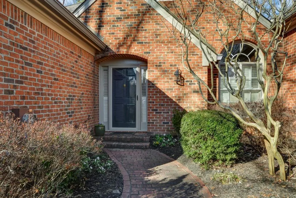 425 Greenlaurel Drive, Sandy Springs, Georgia 30342, 3 Bedrooms Bedrooms, ,3 BathroomsBathrooms,Residential,Sold,425 Greenlaurel Drive,5957779