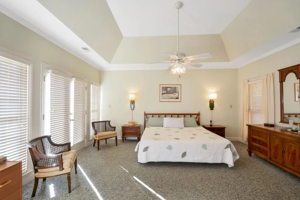425 Greenlaurel Drive, Sandy Springs, Georgia 30342, 3 Bedrooms Bedrooms, ,3 BathroomsBathrooms,Residential,Sold,425 Greenlaurel Drive,5957779