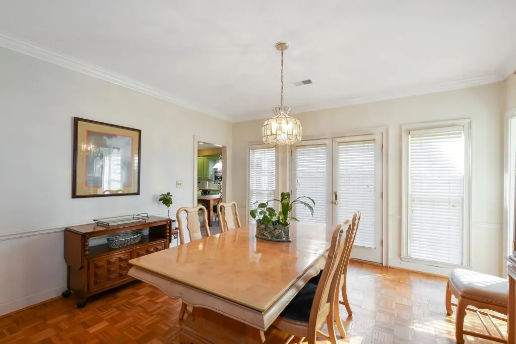 425 Greenlaurel Drive, Sandy Springs, Georgia 30342, 3 Bedrooms Bedrooms, ,3 BathroomsBathrooms,Residential,Sold,425 Greenlaurel Drive,5957779
