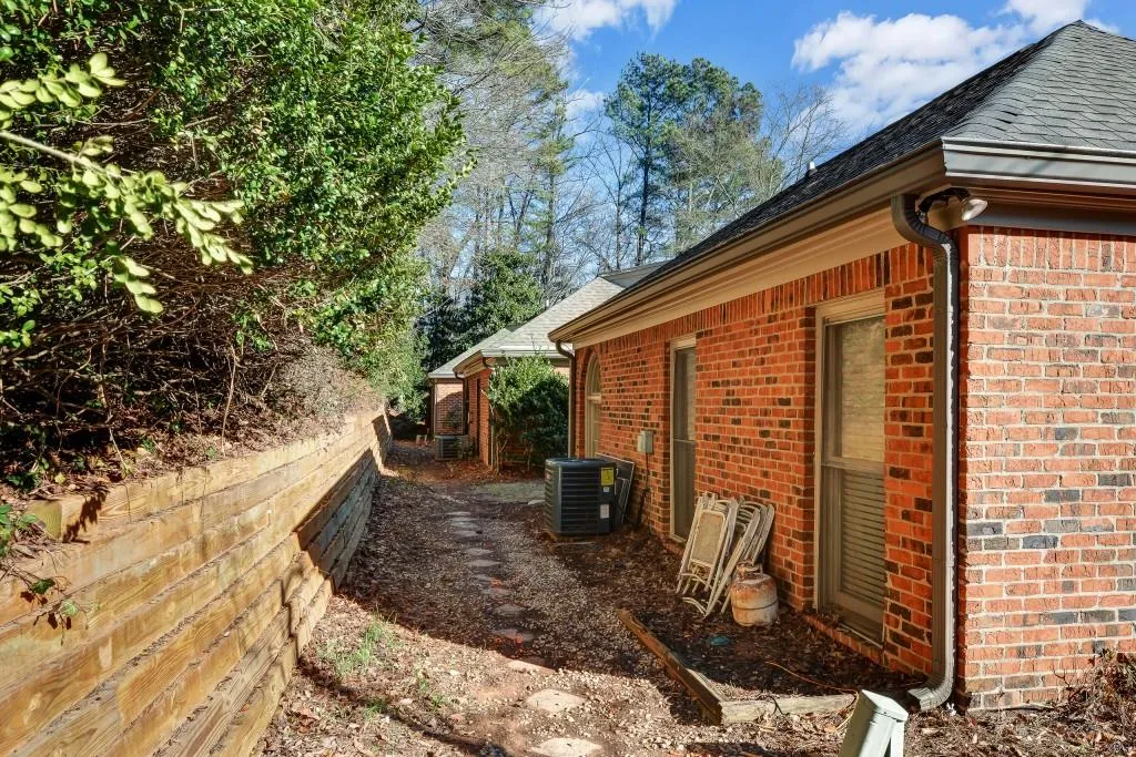 425 Greenlaurel Drive, Sandy Springs, Georgia 30342, 3 Bedrooms Bedrooms, ,3 BathroomsBathrooms,Residential,Sold,425 Greenlaurel Drive,5957779