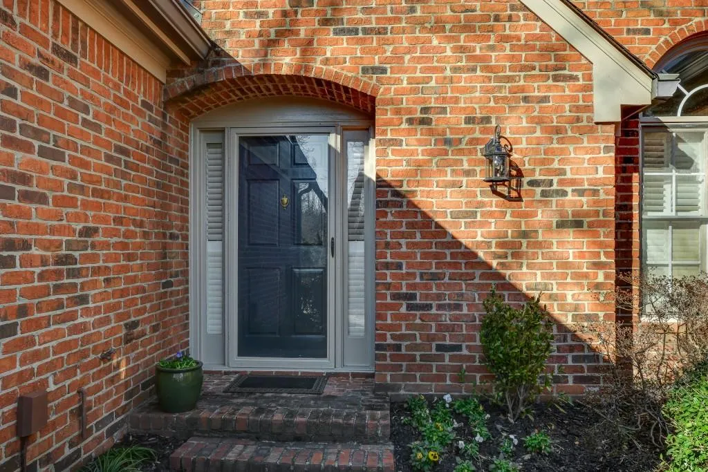 425 Greenlaurel Drive, Sandy Springs, Georgia 30342, 3 Bedrooms Bedrooms, ,3 BathroomsBathrooms,Residential,Sold,425 Greenlaurel Drive,5957779